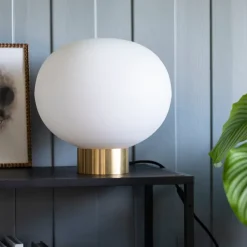 BORDLAMPE 4169 SMALL HVIT M. SORT SOKKEL