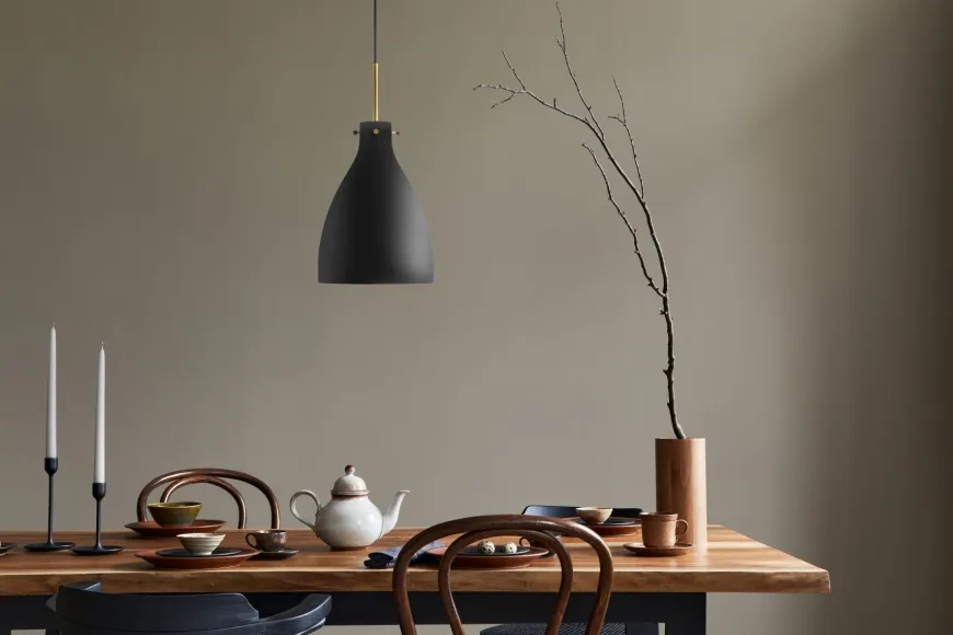 FORMA TAKLAMPE FRØYA SVART MATT